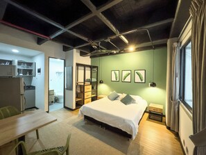 高级公寓 (303) | 客房内保险箱、熨斗/熨板、免费 WiFi