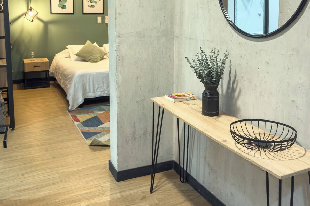Standard Room (403)