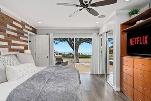 3 bedrooms, desk, travel crib, free WiFi - Balboa Vista - Ocean Views, Hot Tub, Fire Pit & Outdoor Entertaining (San Clemente)