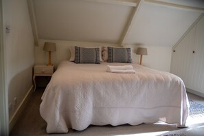 1 bedroom, individually decorated, individually furnished, free WiFi