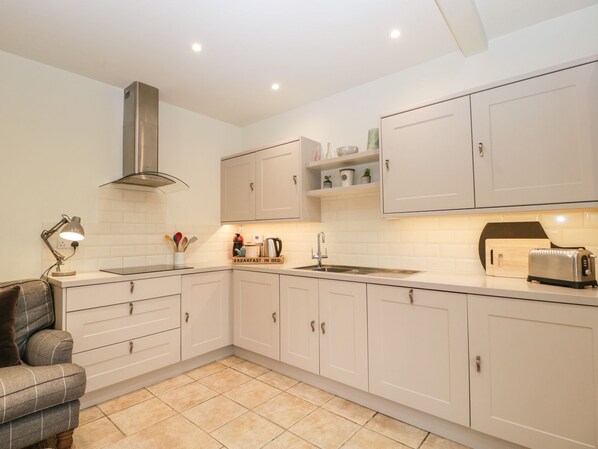 Dishwasher, cookware/dishes/utensils