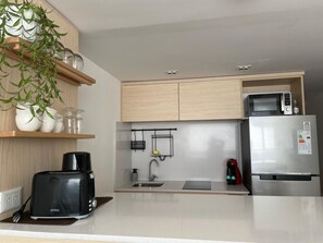電子レンジ、オーブン、コンロ