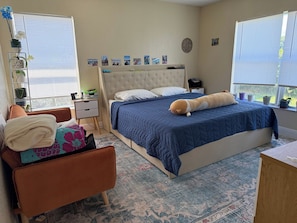 3 bedrooms, bed sheets