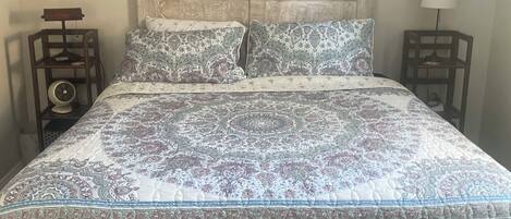 1 bedroom, desk, iron/ironing board, WiFi