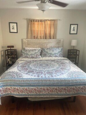 1 soverom, skrivebord, strykejern/-brett og wi-fi