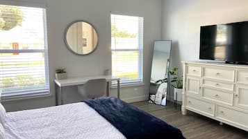 2 Schlafzimmer, Zimmersafe, Schreibtisch, BĂŒgeleisen/BĂŒgelbrett