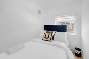 4 habitaciones, tabla de planchar con plancha y wifi gratis