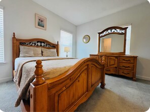 2 bedrooms, desk, travel crib, free WiFi - 2B/2B College Park home w/fenced patio yard, close to DT Orl & WP. Pet Friendly! (Orlando)