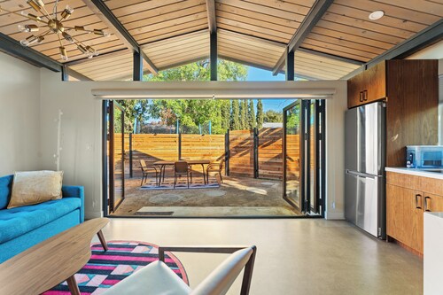Bright, Modern 1BR ADU in Claremont with Seamless Indoor-Outdoor Living