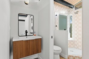 Dusche, Handtücher, Seife, Shampoo