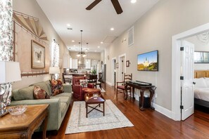 TV, books - 4BR Luxury Uptown Retreat w/ Private Heated Pool (New Orleans)