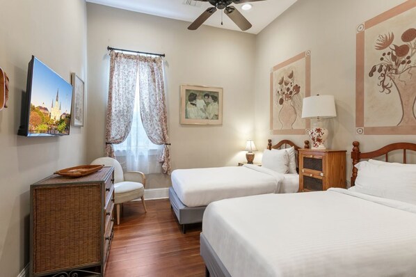 4 bedrooms, iron/ironing board, bed sheets