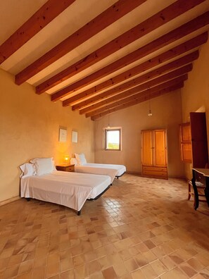 4 bedrooms, in-room safe, iron/ironing board, free WiFi