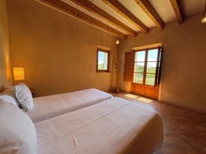 4 bedrooms, in-room safe, iron/ironing board, free WiFi