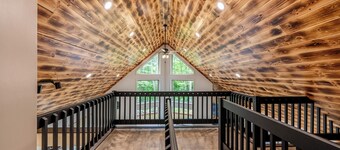 Knobby and Nice Retreat w/private hot tub, near Blue Knob Ski Resort