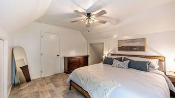 5 quartos, escrivaninha, berço de viagem, Wi-Fi de cortesia