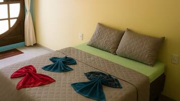 1 habitación, tabla de planchar con plancha, wifi gratis y ropa de cama