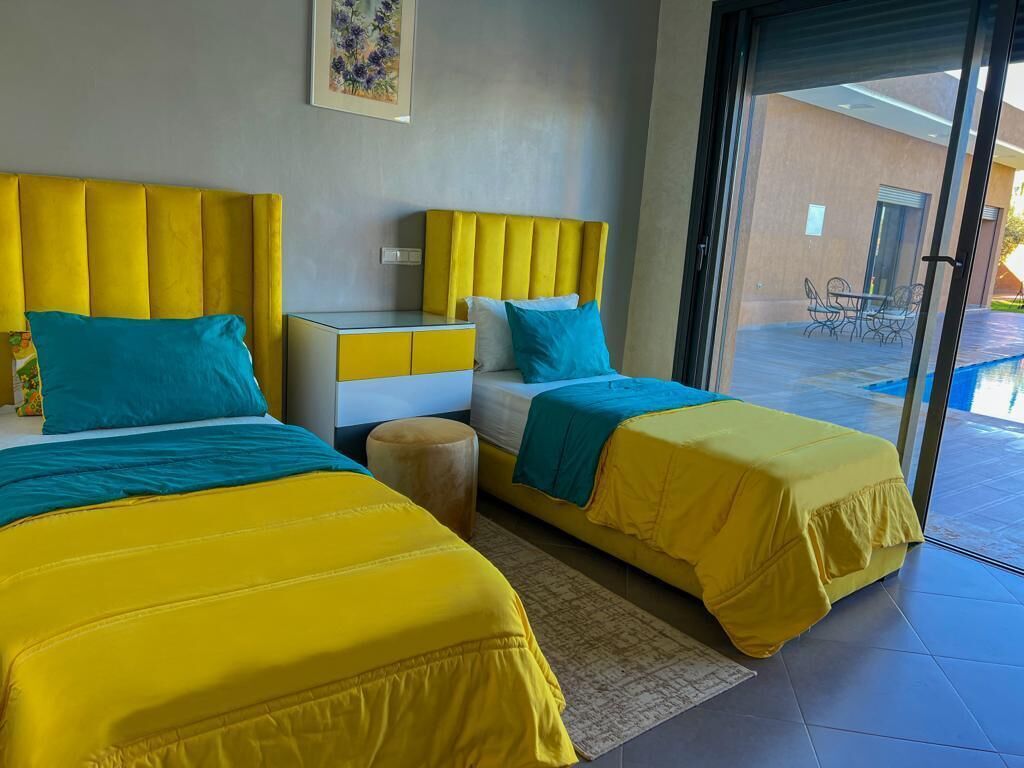 5 bedrooms, internet, bed sheets