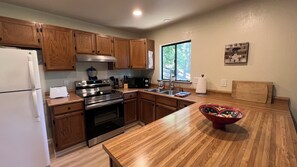 Mikroaaltouuni, uuni, liesi, astianpesukone