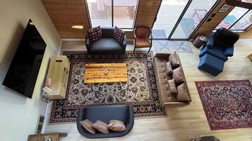 Télévision, cheminée