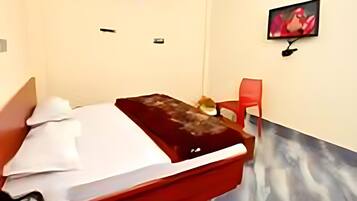 Egyptian cotton sheets, premium bedding, free minibar, cots/infant beds