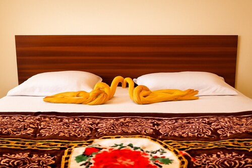 hotel shraddha palace