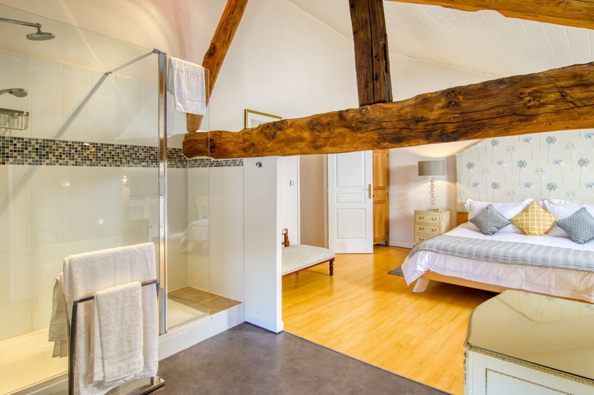 8 soverom, strykejern/-brett, wi-fi og sengetøy