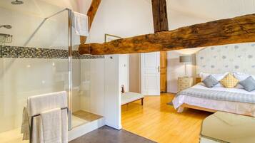 8 soverom, strykejern/-brett, wi-fi og sengetøy