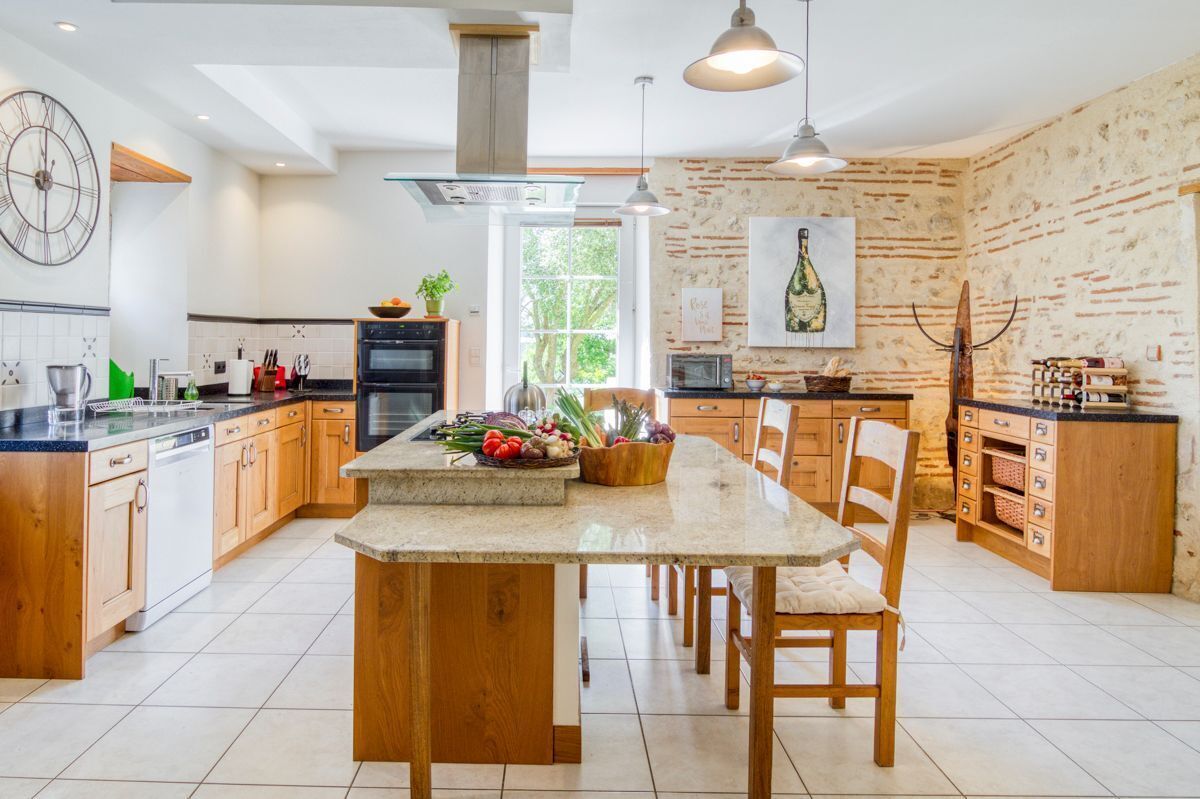 Fridge, microwave, dishwasher, highchair