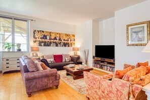 Fireplace, DVD player, ping pong