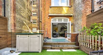 Barkstone Gardens - Three Bedroom Villa, Sleeps 6