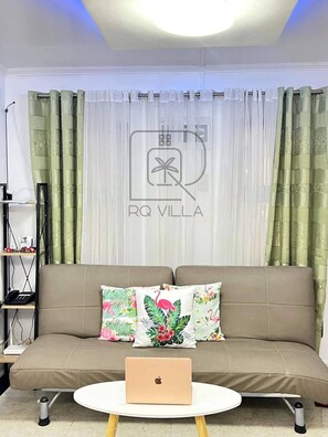 Villa, 2 chambres, accessible aux personnes à mobilité réduite, piscine privée | Salle de séjour