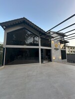 Fachada de la propiedad