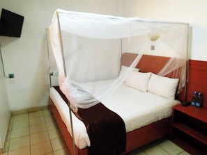 Deluxe Single Room, City View | Free WiFi, bed sheets - Kim's Breeze Hotel Ltd and Choma Zone (Narok)