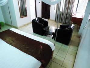 Deluxe Double Room, City View | Free WiFi, bed sheets - Kim's Breeze Hotel Ltd and Choma Zone (Narok)