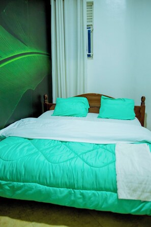 8 bedrooms, iron/ironing board, free WiFi