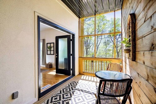 The Oak Upscale Apartment