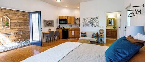 1 makuuhuone, silitysrauta/-lauta, Wi-Fi, vuodevaatteet