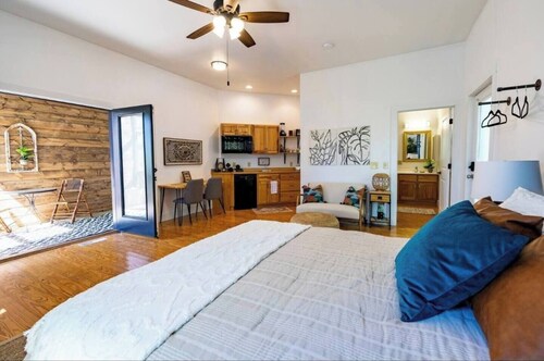 The Oak Upscale Apartment