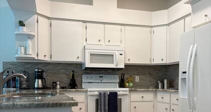 Charming 2-bed/2-bath retreat 5 minutes to Rainbow Springs State Park & KP Hole.