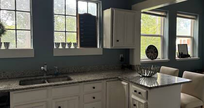 Charming estate with AC Wifi in Bessemer - 6 bedrooms available