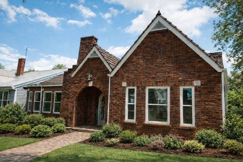 Charming estate with AC Wifi in Bessemer - 6 bedrooms available