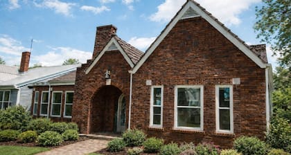 Charming estate with AC Wifi in Bessemer - 6 bedrooms available