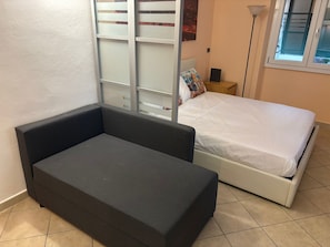 1 bedroom, WiFi, bed sheets