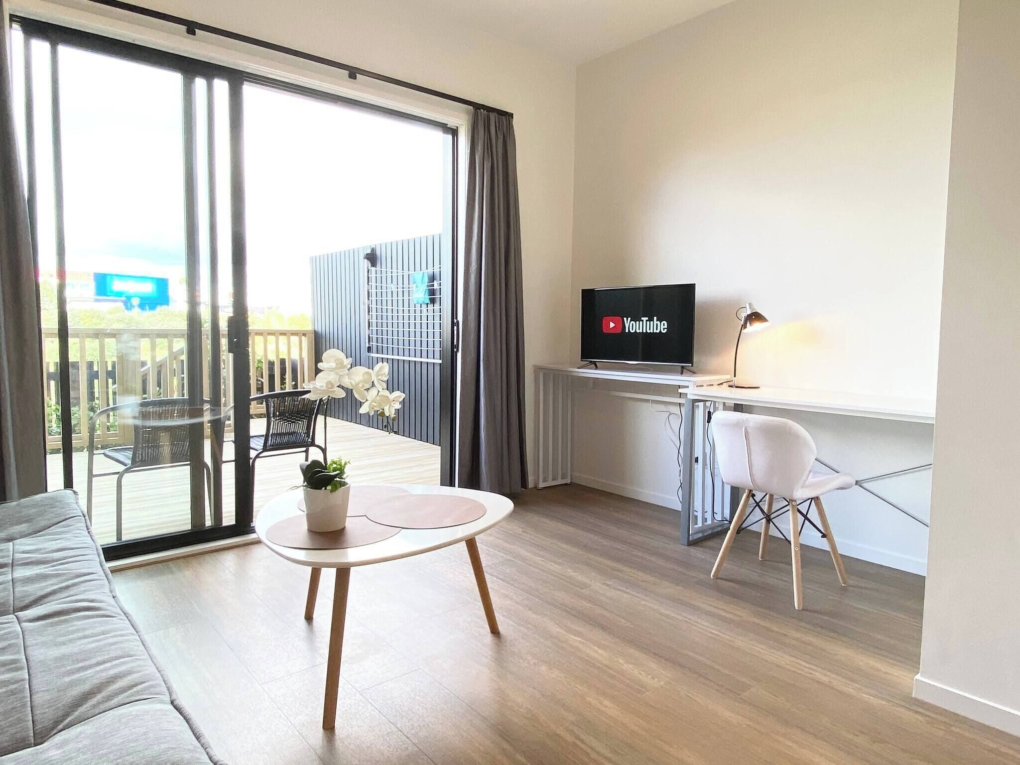 Apartment, 2 Bedrooms, Balcony, Garden View | Living room