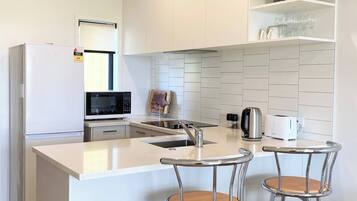 Apartment, 2 Bedrooms, Balcony, Garden View | Interior