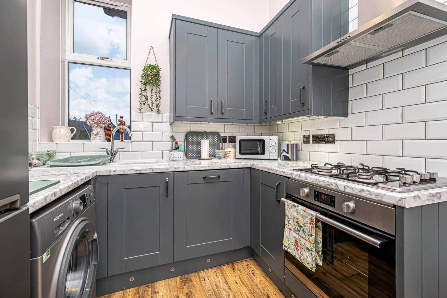 Fridge, microwave, oven, dishwasher