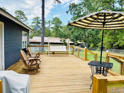 Peek a Boo Lake View home in beautiful  Sam Rayburn neighborhood