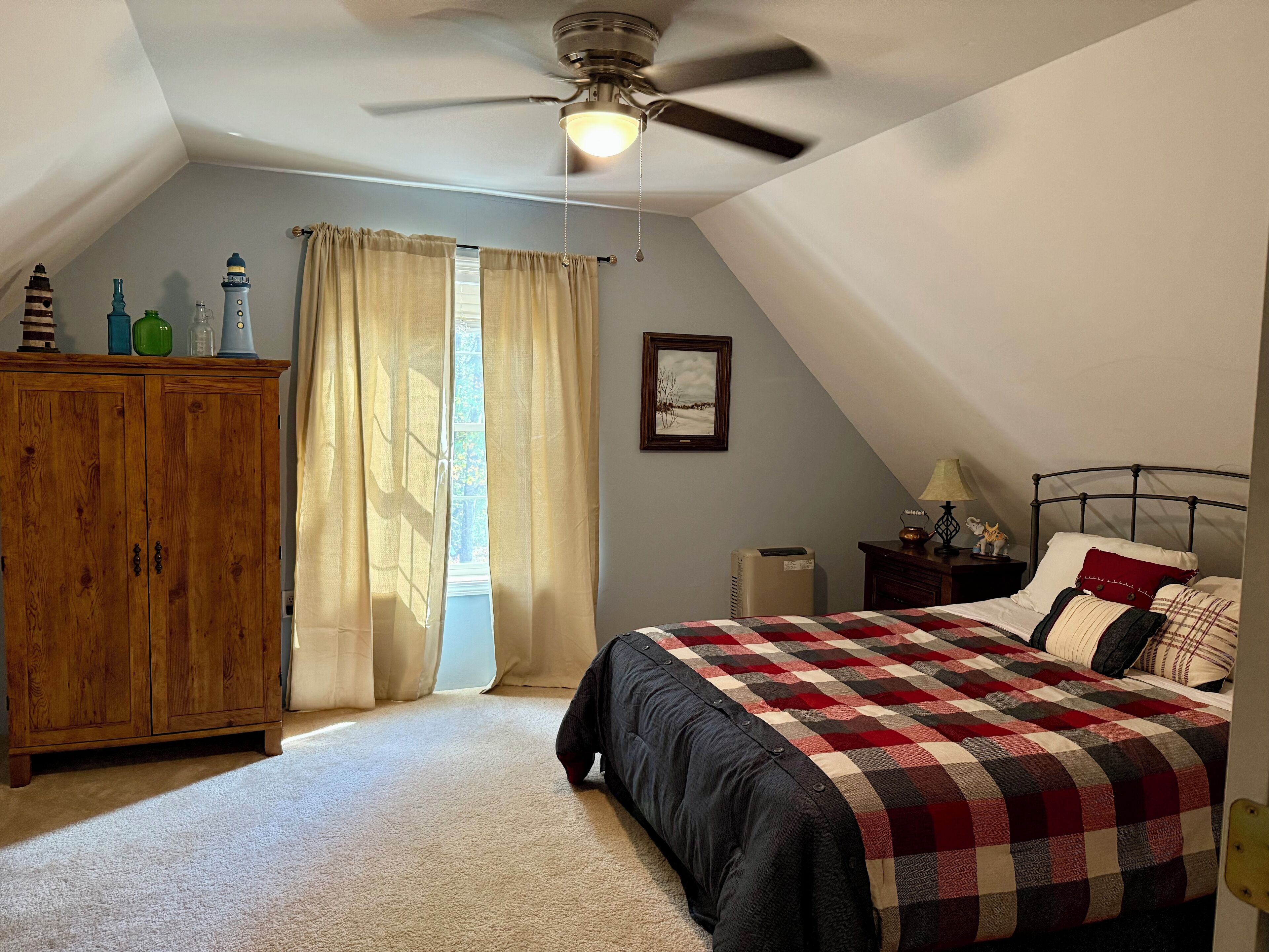 5 dormitorios, tabla de planchar con plancha, Internet