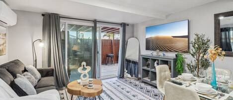 Smart-TV, Bücher, Musikbibliothek